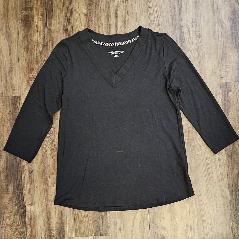 EUC Soft Surroundings Black 3/4 Sleeve V neck Top